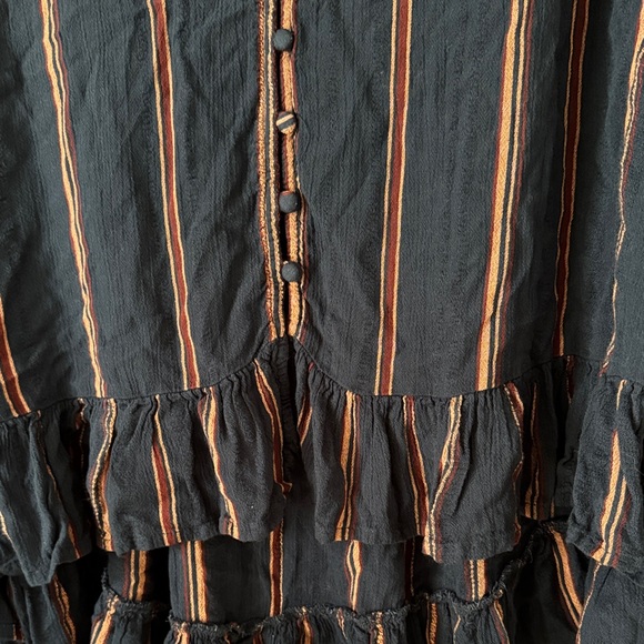 American Eagle Outfitters Black Top with Red and Tan Stripes - Picture 4 of 4